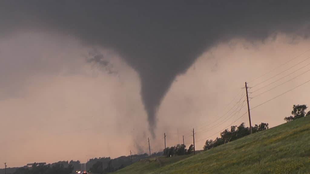 Tornado near Chickasha May 24 2011