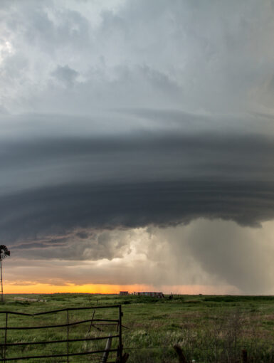 Beautifully structured supercell in Hodgeman County, KS