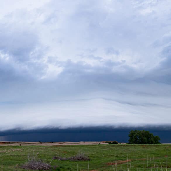 A shelf cloud near Helena, OK on May 18, 2019