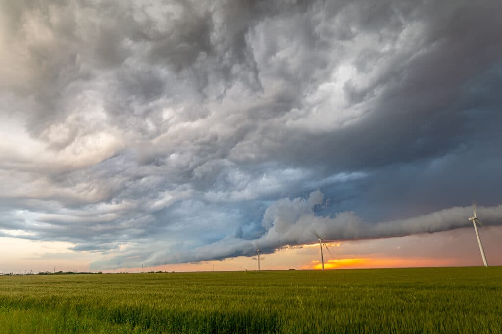 A roll cloud out ahead of a spring thunderstorm in North Texas