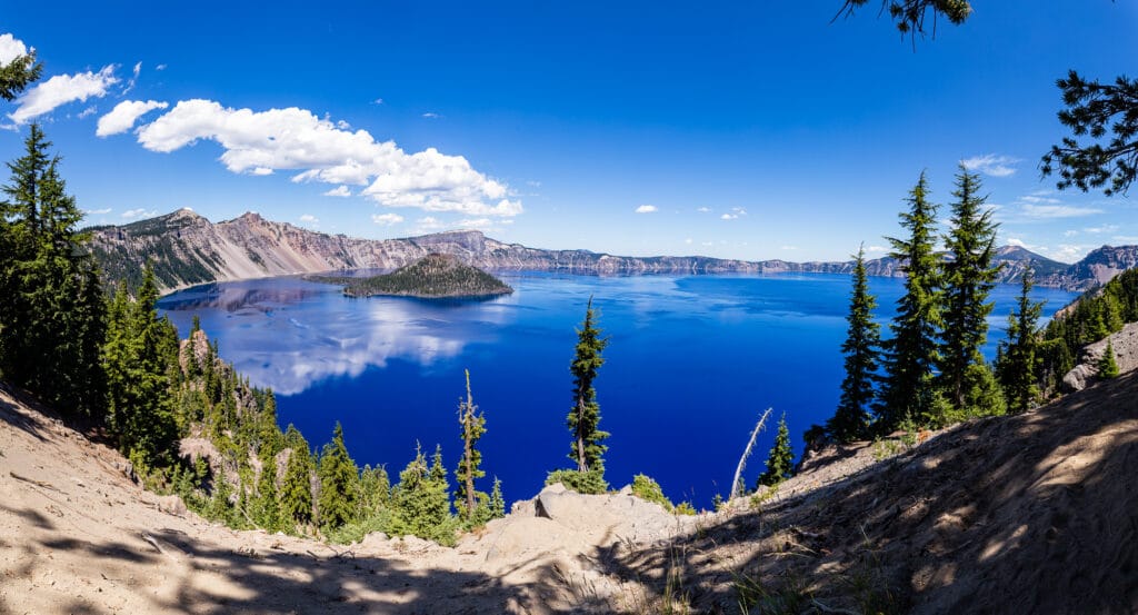 Crater Lake National Park in Oregon