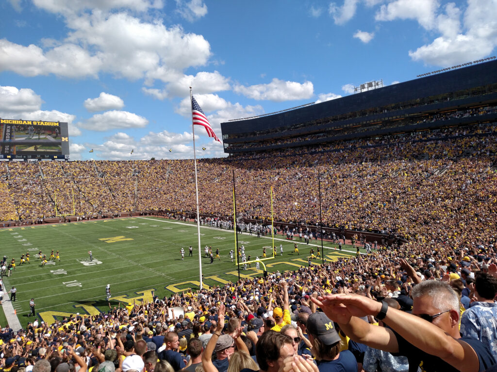 Michigan vs Hawaii 2016